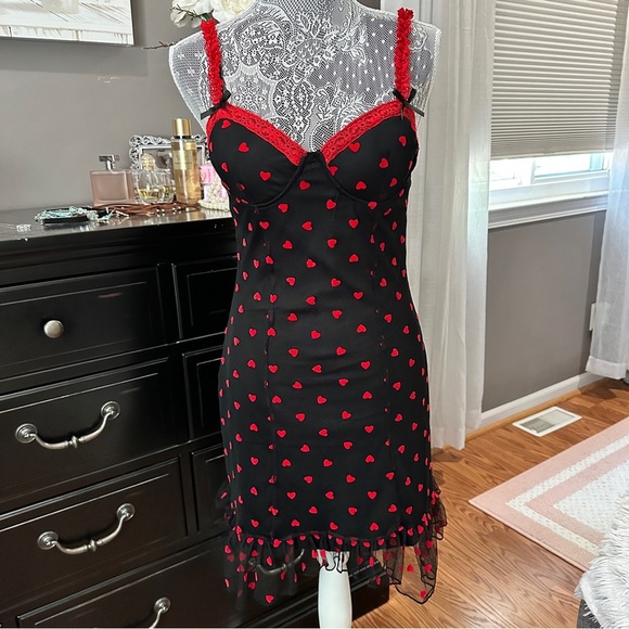 Madden Girl Black Mesh Mini Dress Red Heart Print Lace Trim Slip Dress Size M - Picture 2 of 16